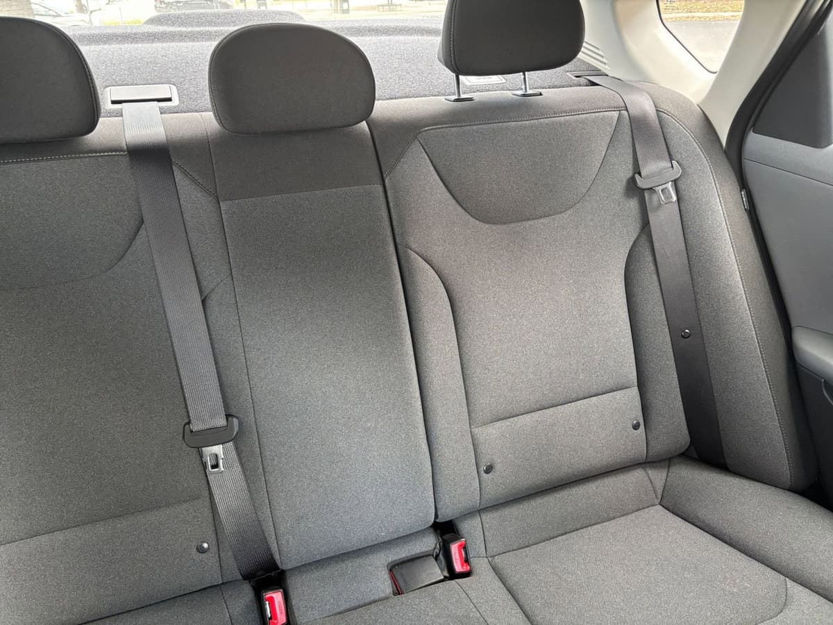 2025 Kia K4 - Image 32