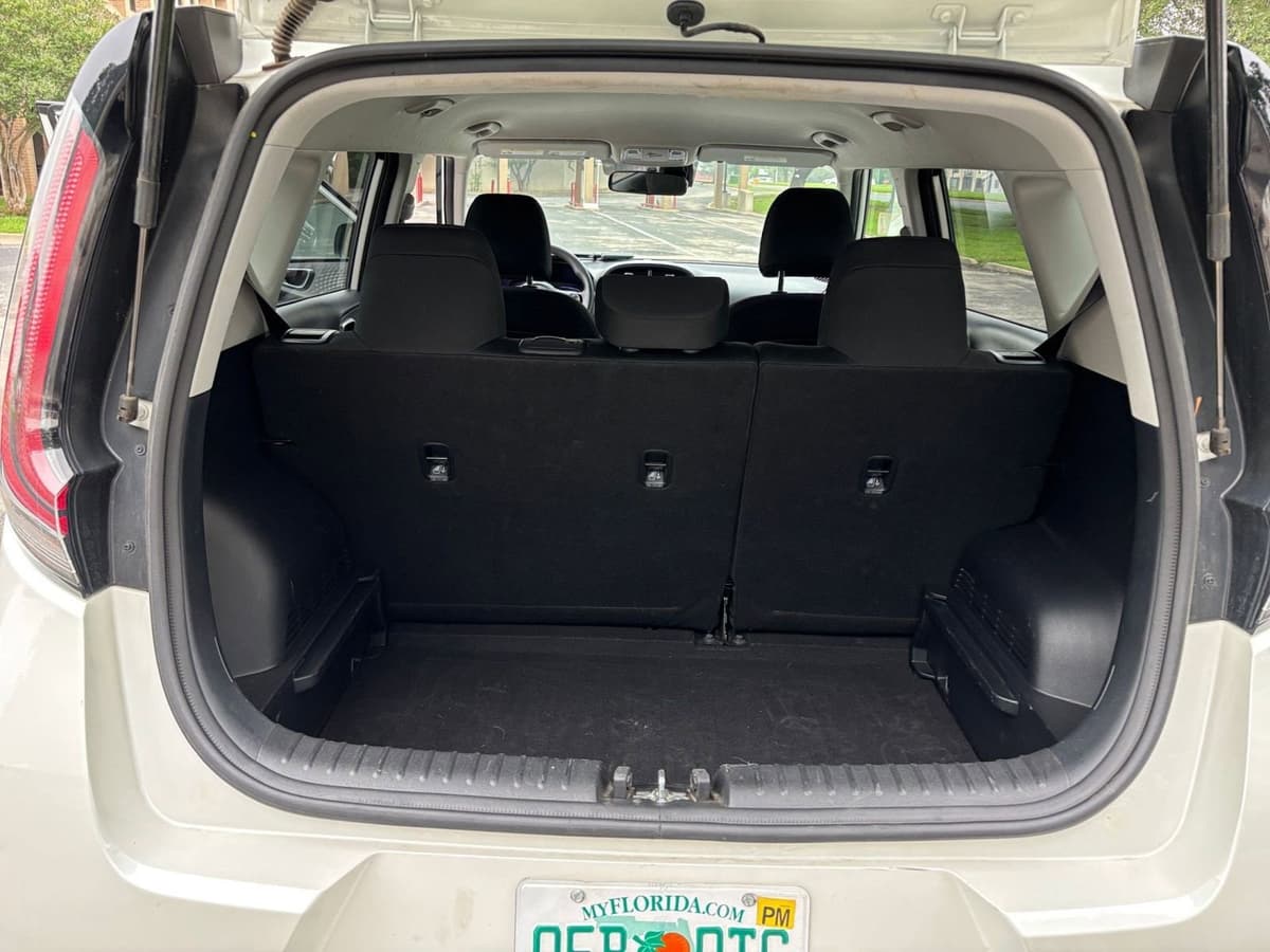 2025 Kia Soul - Image 26