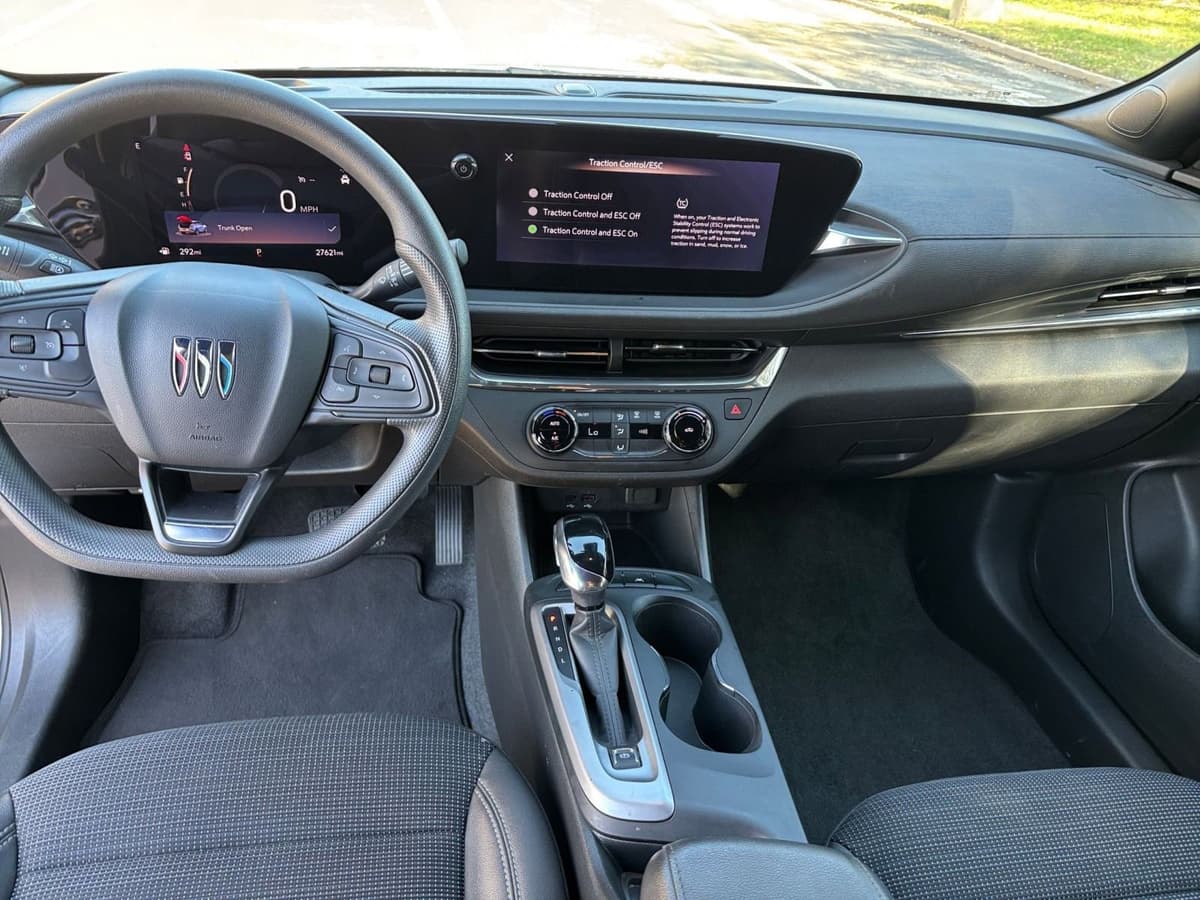 2025 Buick Envista - Image 28