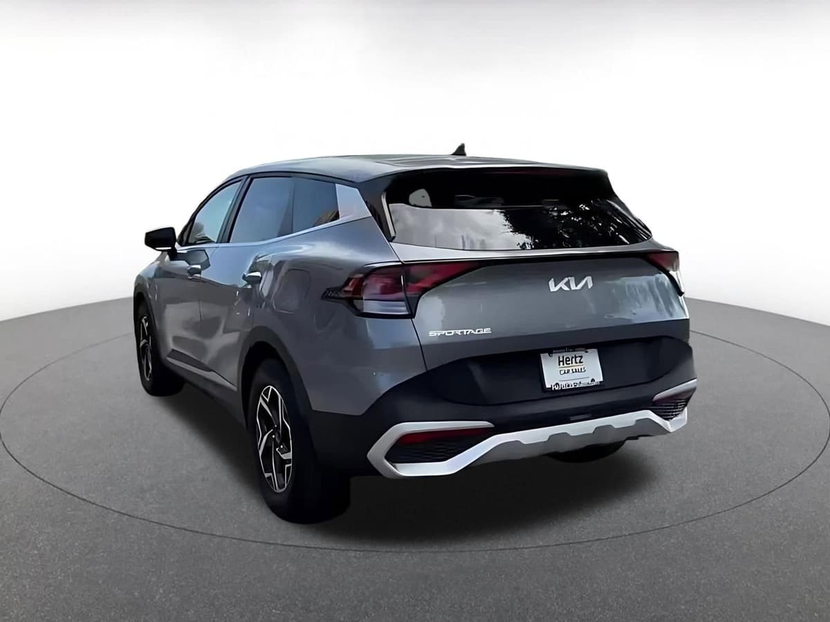 2025 Kia Sportage - Image 11