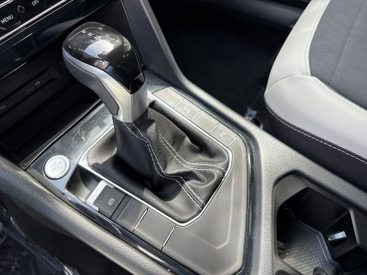 2025 Volkswagen Taos - Image 36