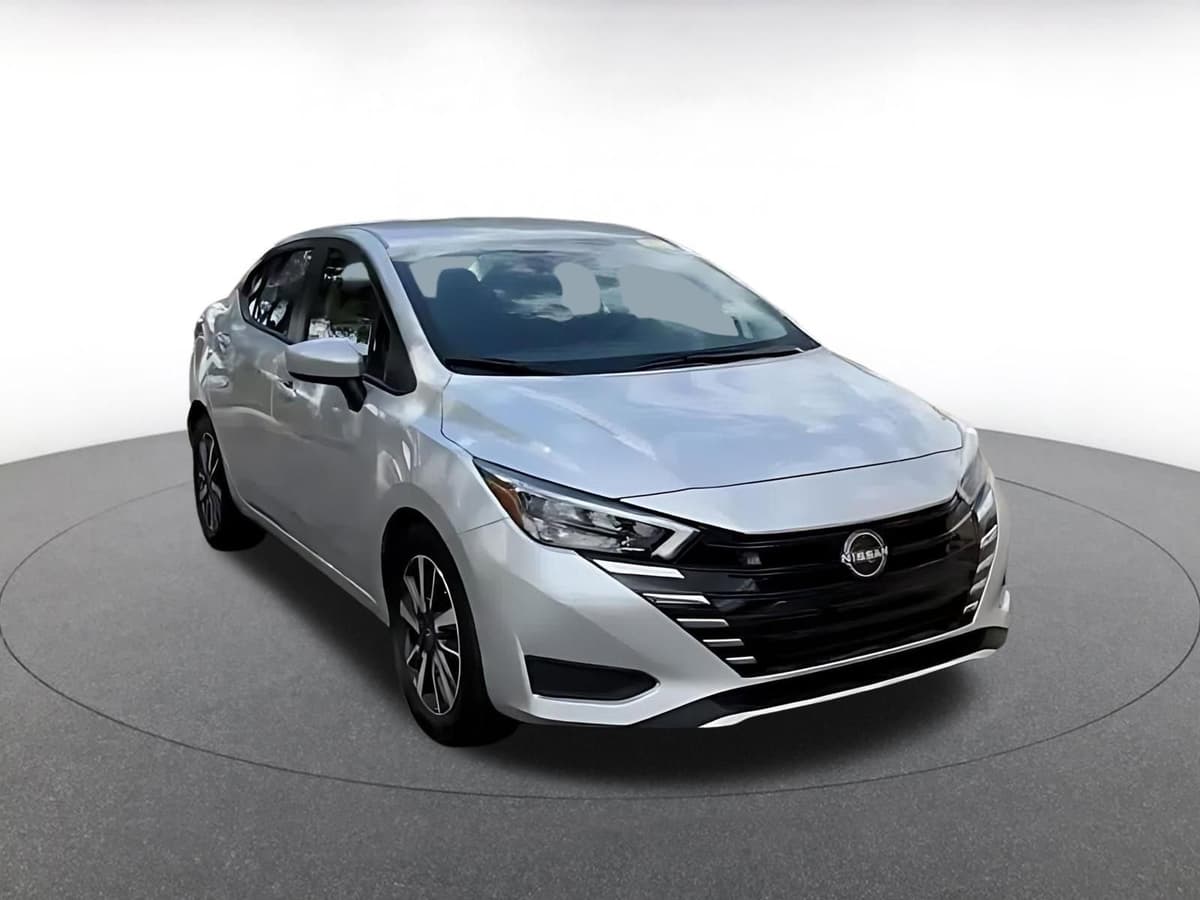 2025 Nissan Versa - Image 3