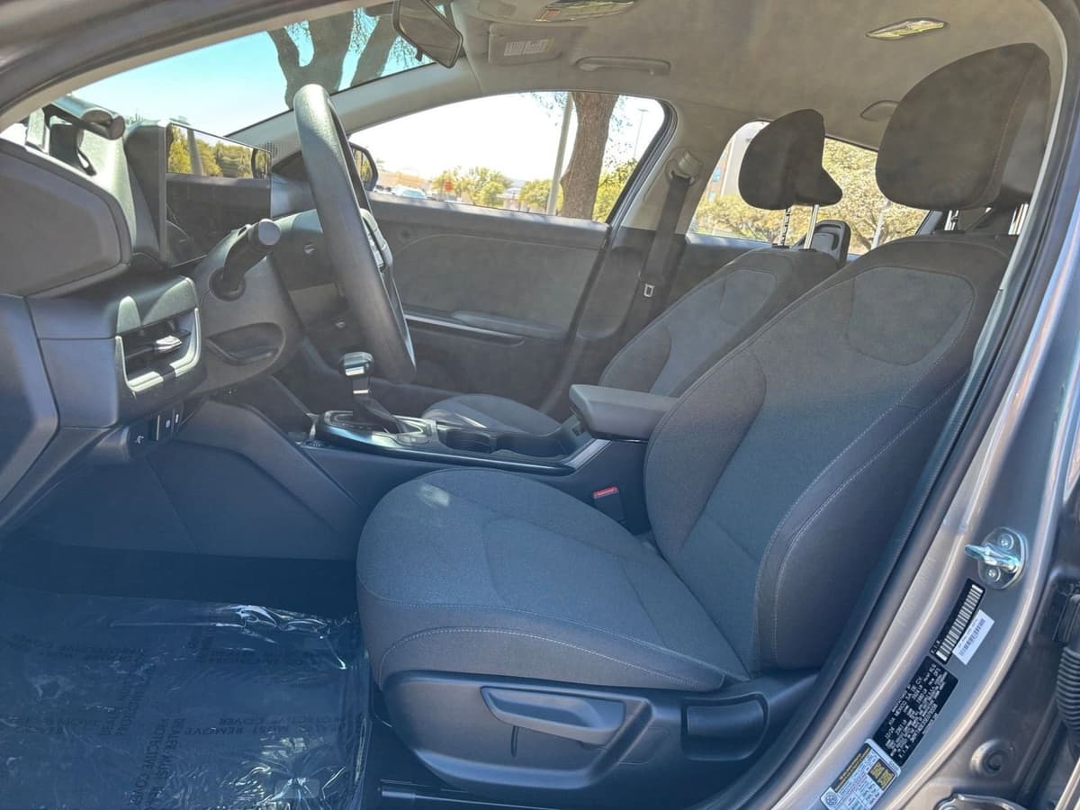 2025 Kia K4 - Image 22