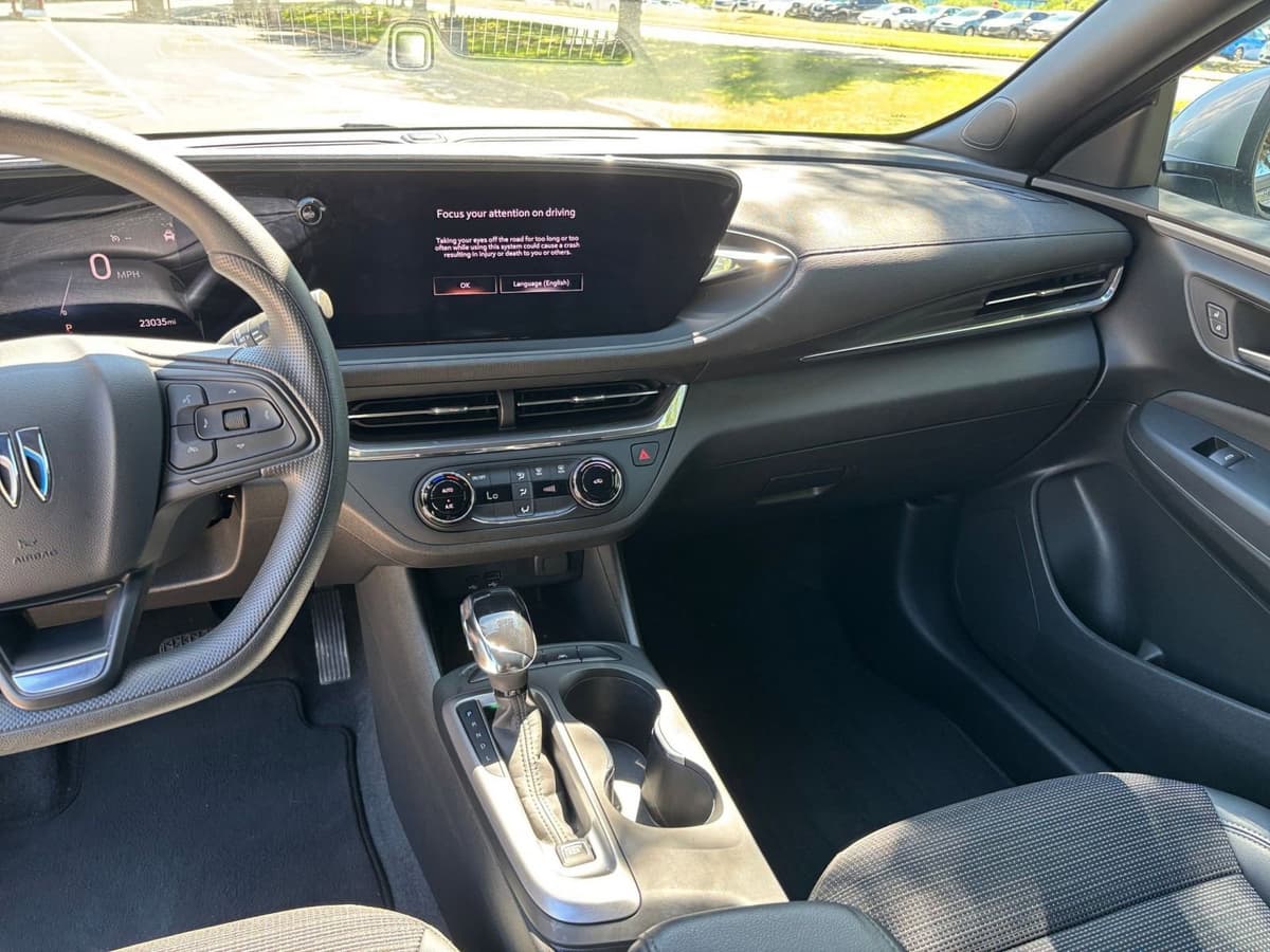2025 Buick Envista - Image 30