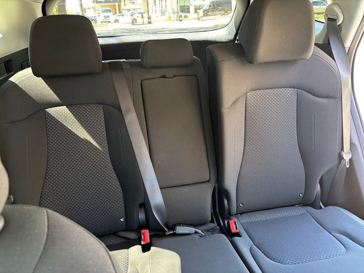 2025 Kia Sportage - Image 32