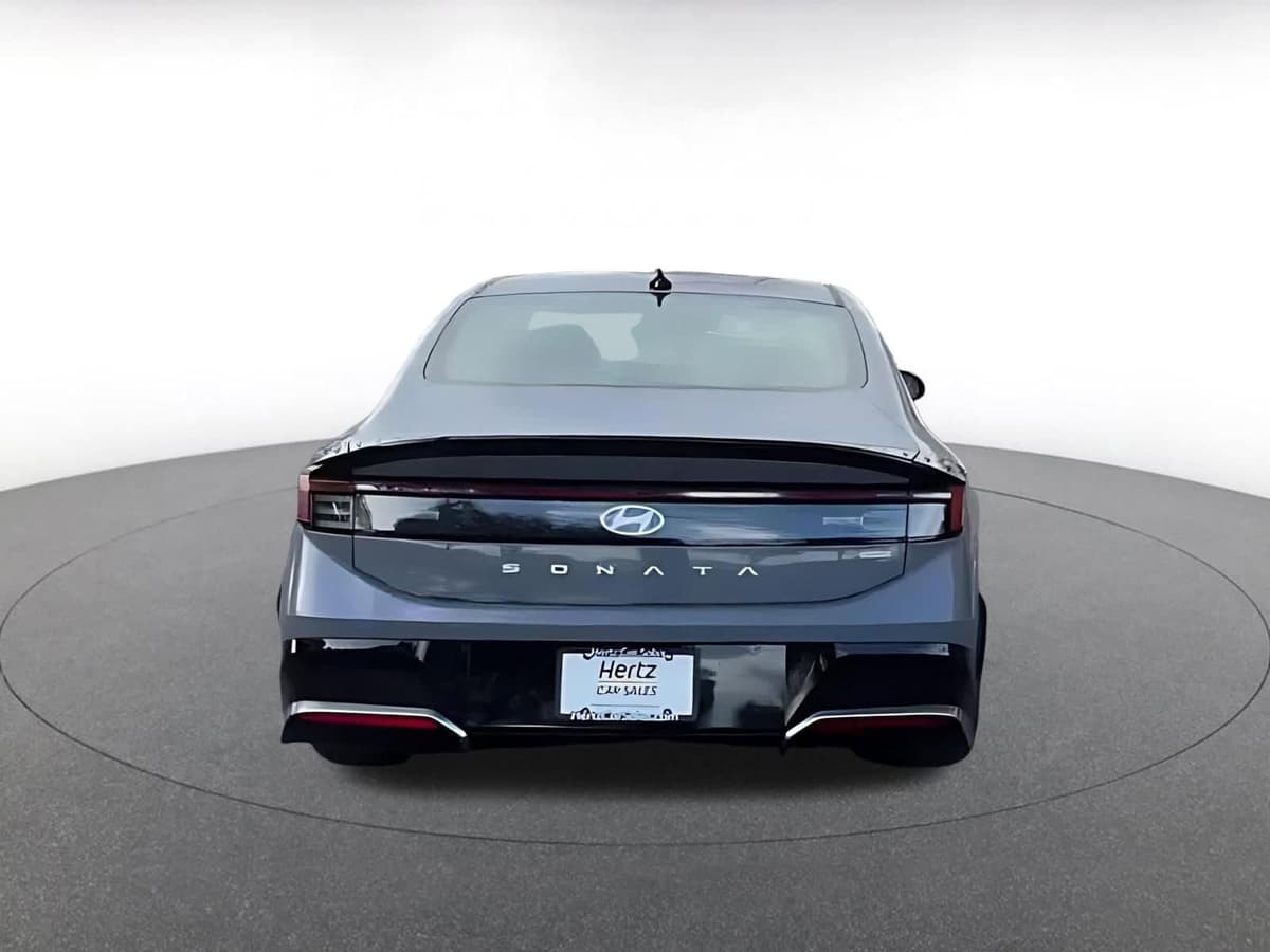 2025 Hyundai Sonata Hybrid - Image 11