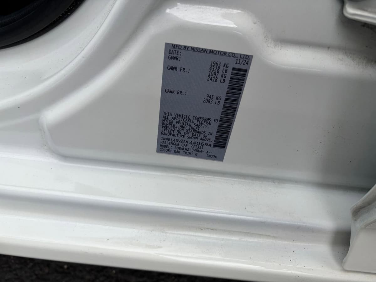 2025 Nissan Altima - Image 23