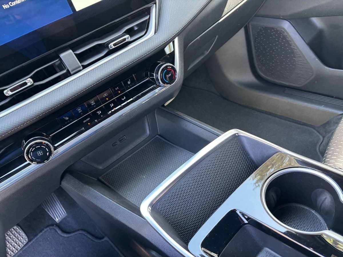 2025 Chevrolet Equinox - Image 39