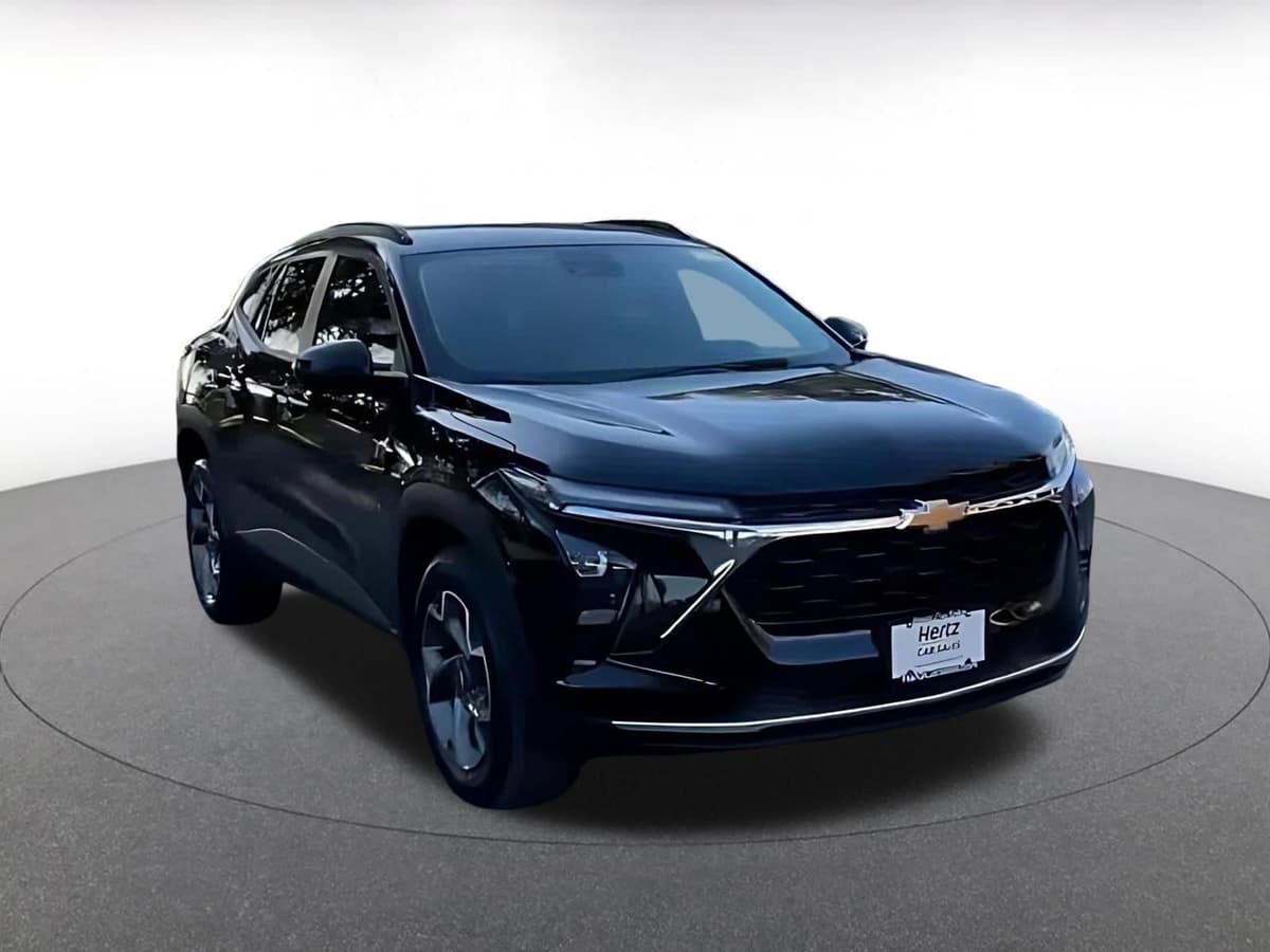 2025 Chevrolet Trax - Image 3
