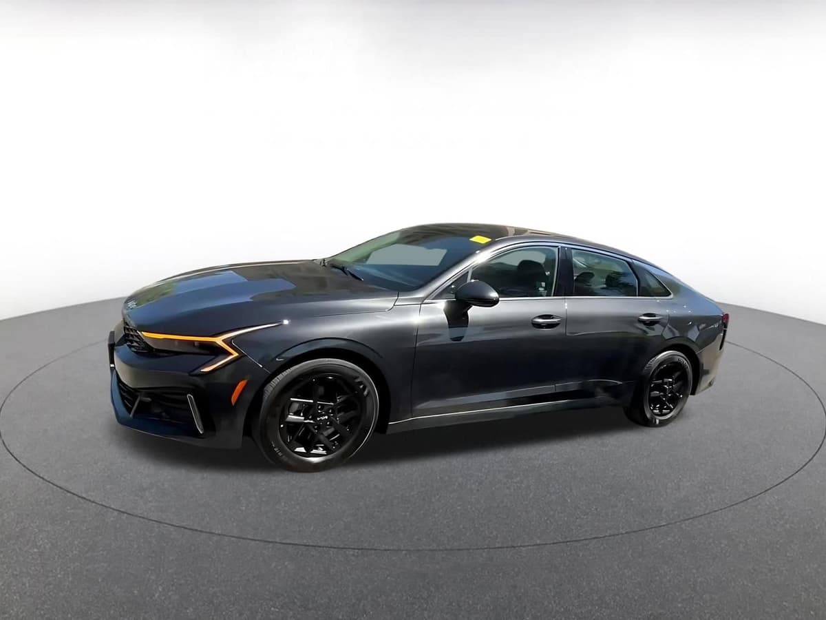 2025 Kia K5 - Image 6