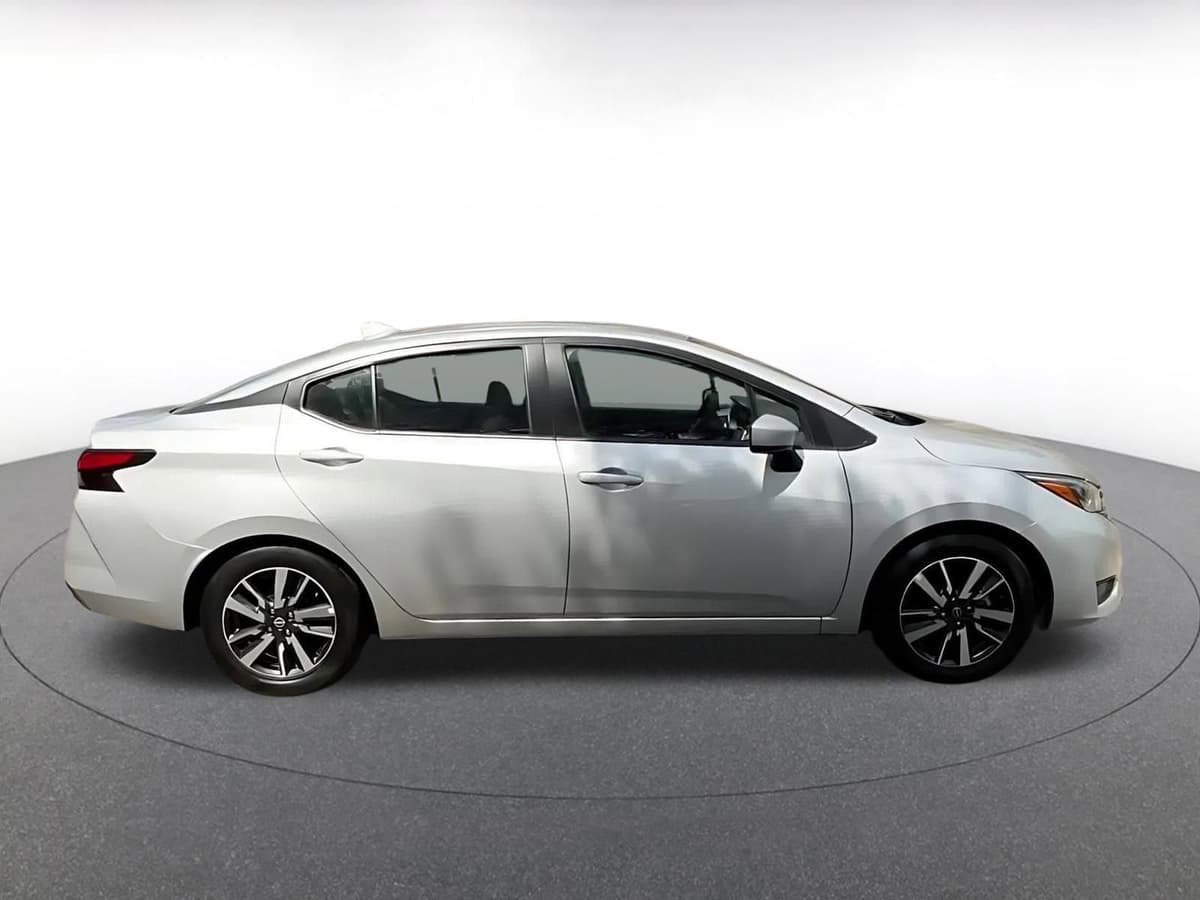 2025 Nissan Versa - Image 16