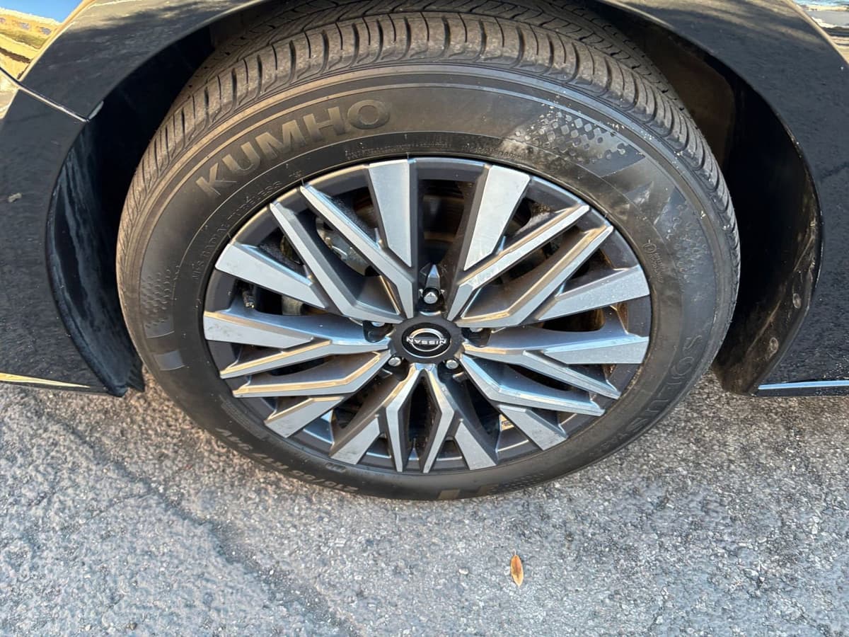 2025 Nissan Altima - Image 25