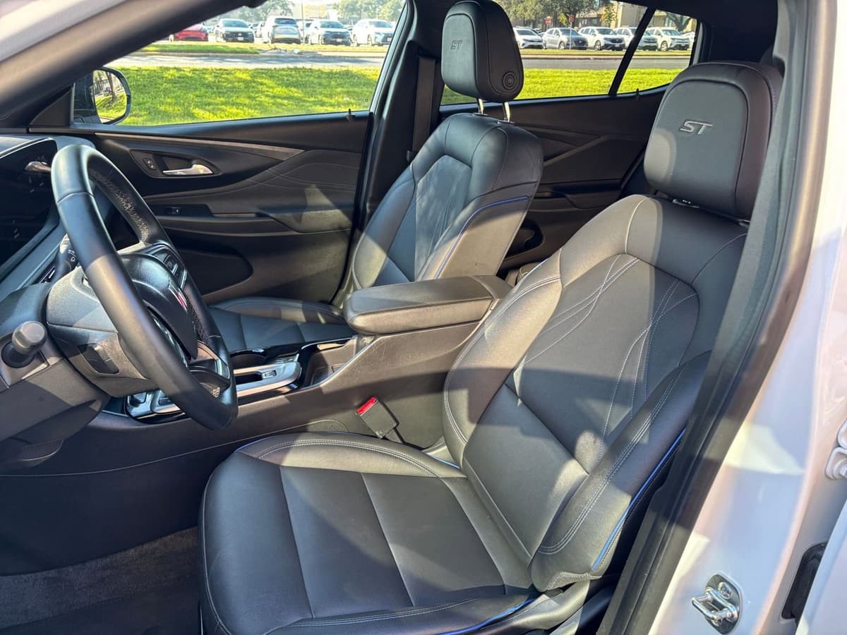 2025 Buick Envista - Image 30
