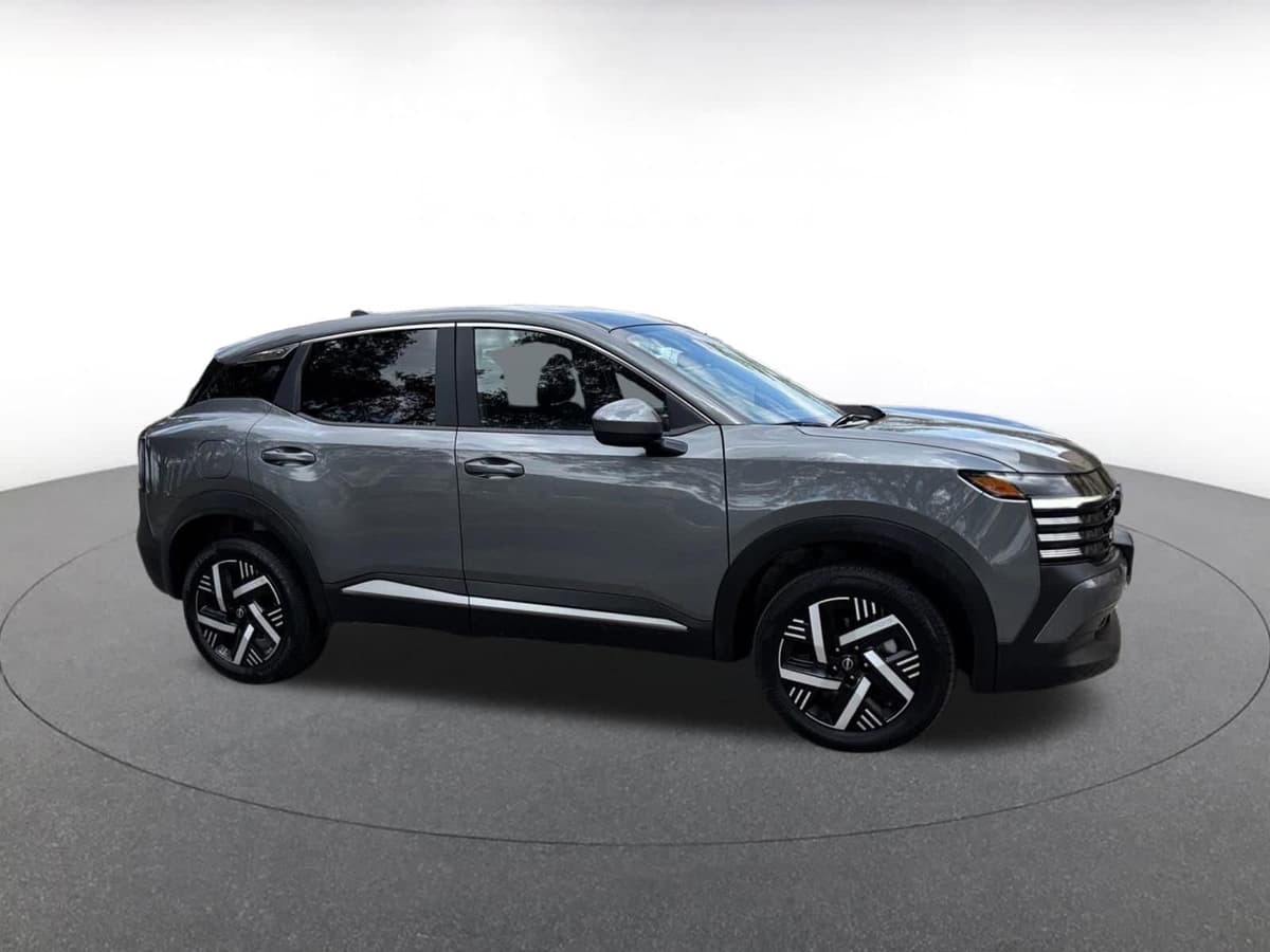 2025 Nissan Kicks - Image 1