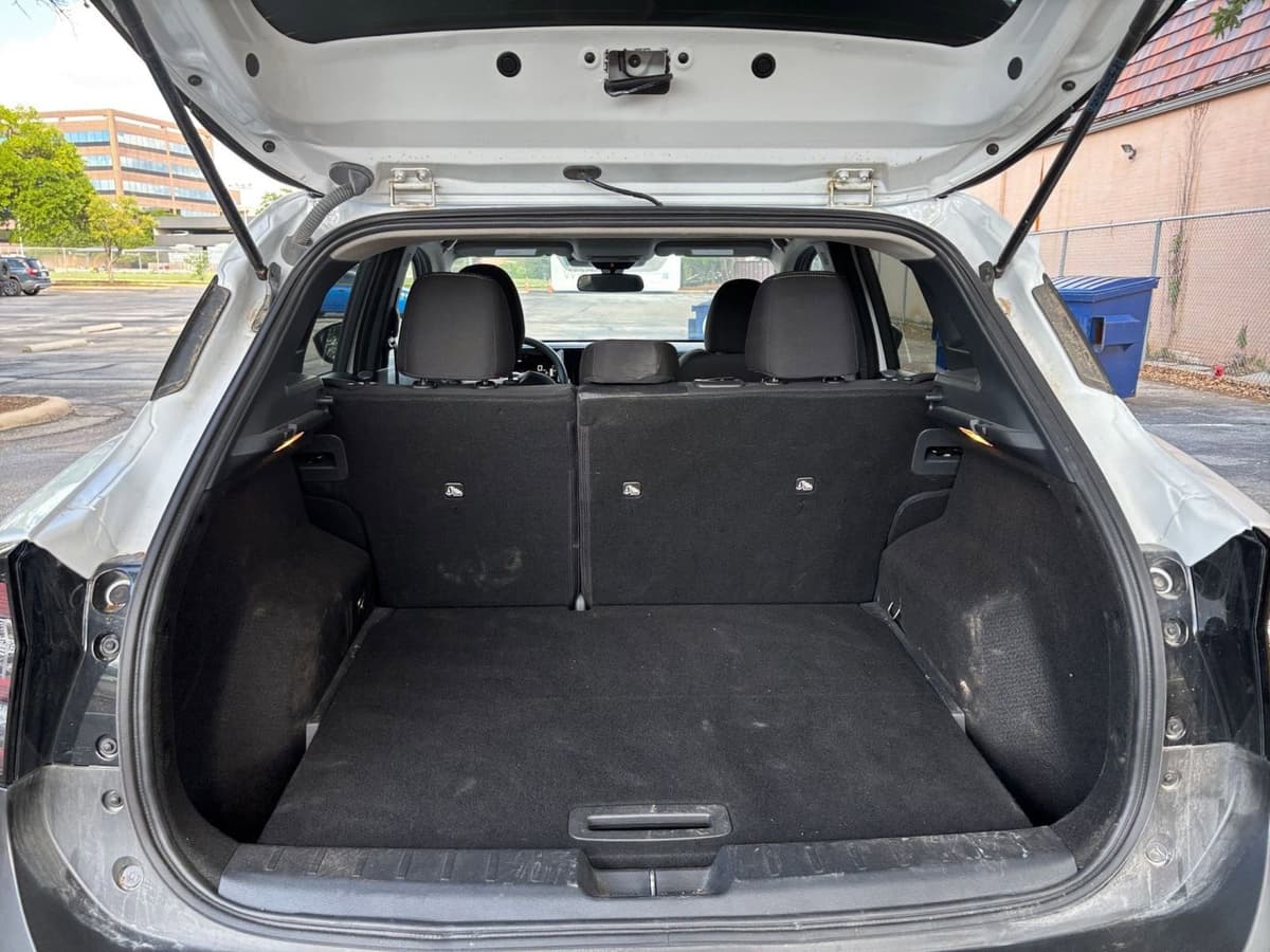 2025 Nissan Kicks - Image 26