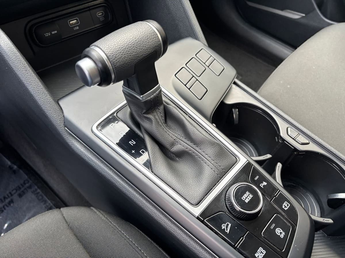 2025 Kia Sportage - Image 36