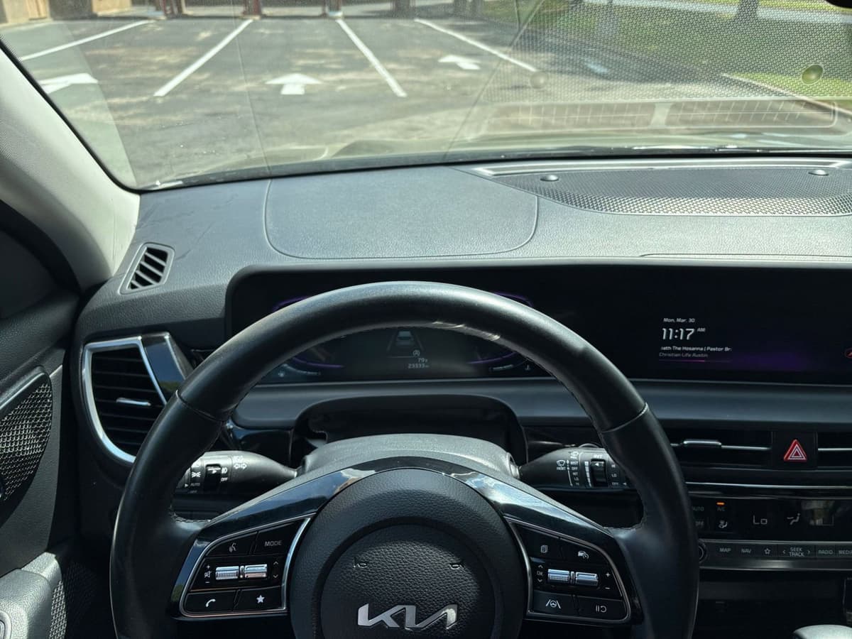 2025 Kia Seltos - Image 33