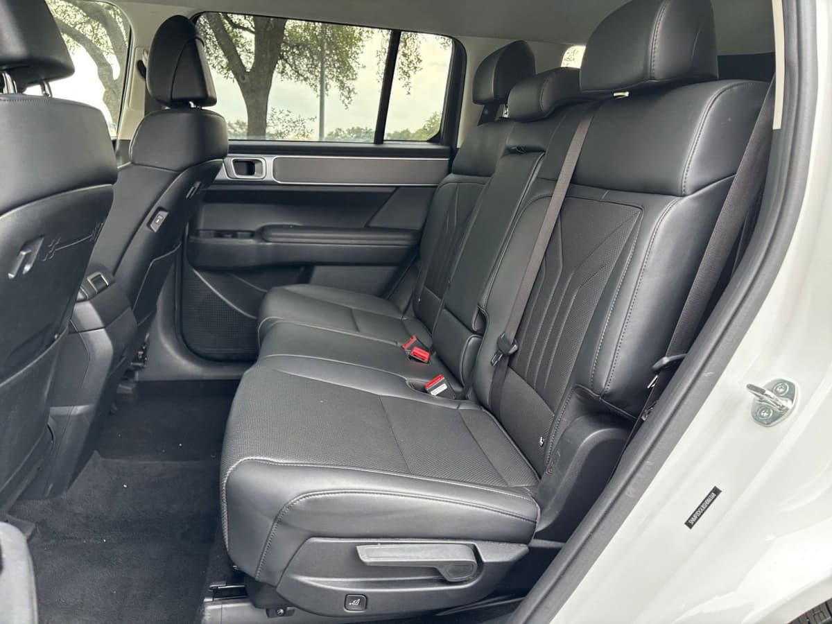 2025 Hyundai Santa Fe - Image 21