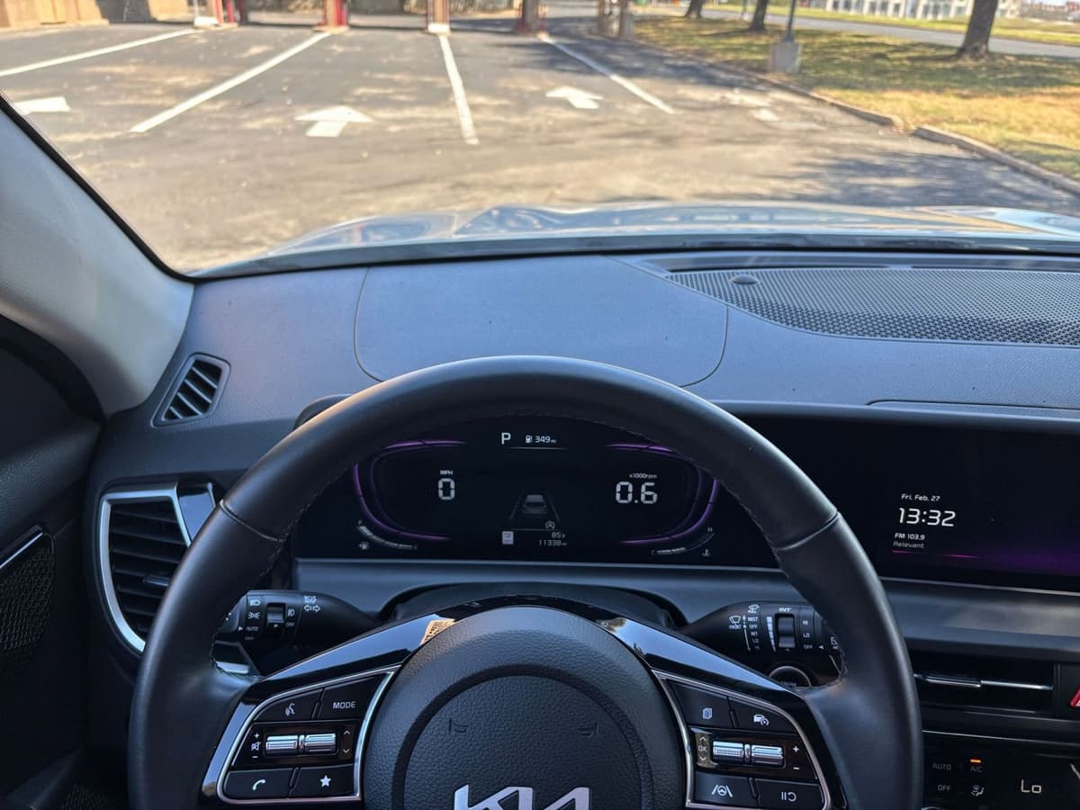 2025 Kia Seltos - Image 29