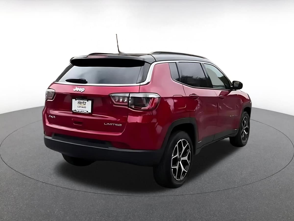 2025 Jeep Compass - Image 15