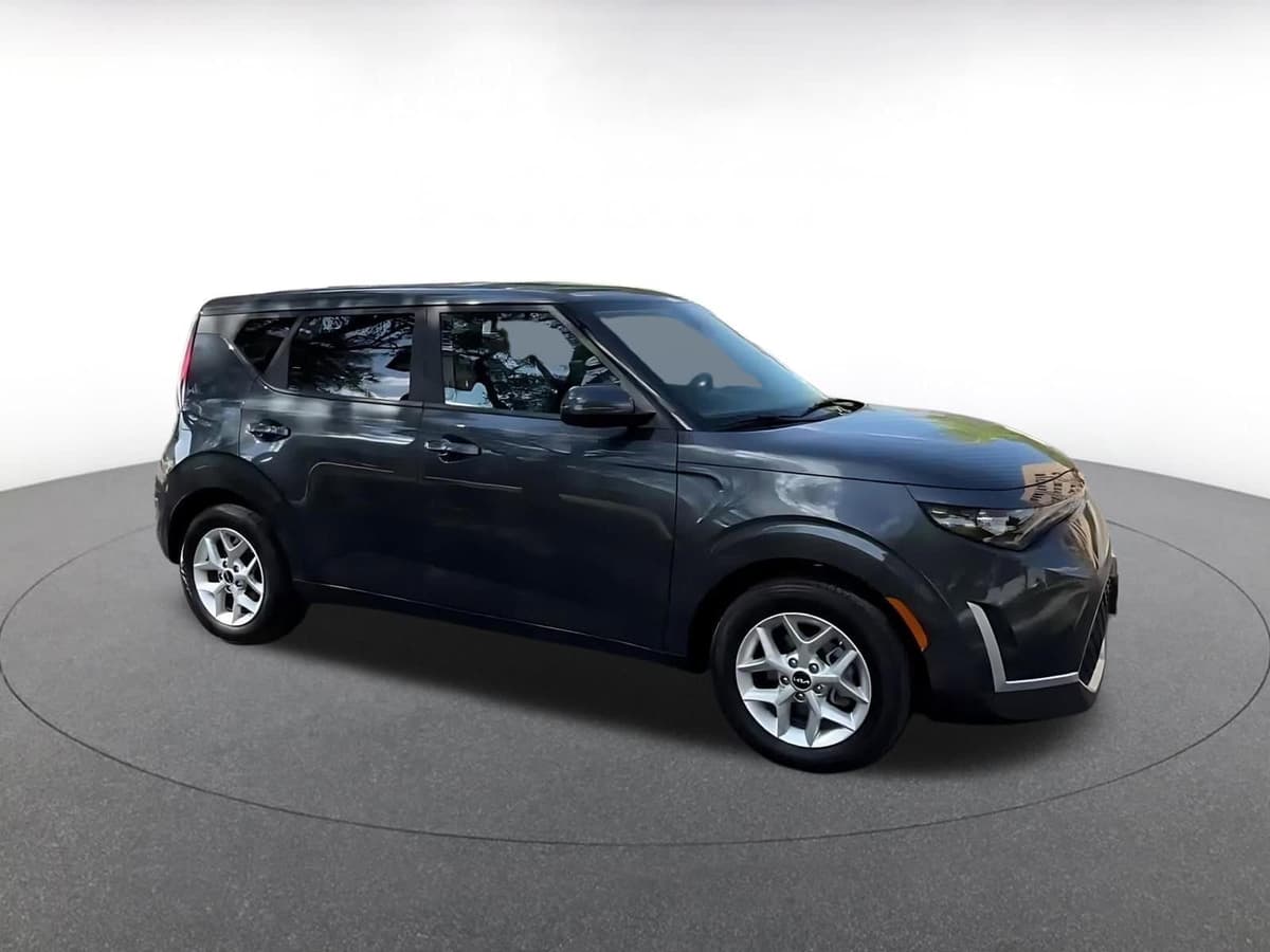 2025 Kia Soul - Image 2