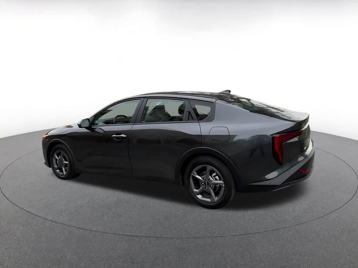 2025 Kia K4 - Image 10