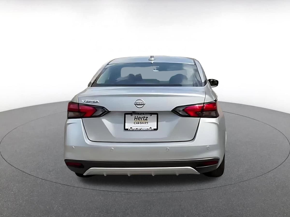2025 Nissan Versa - Image 12
