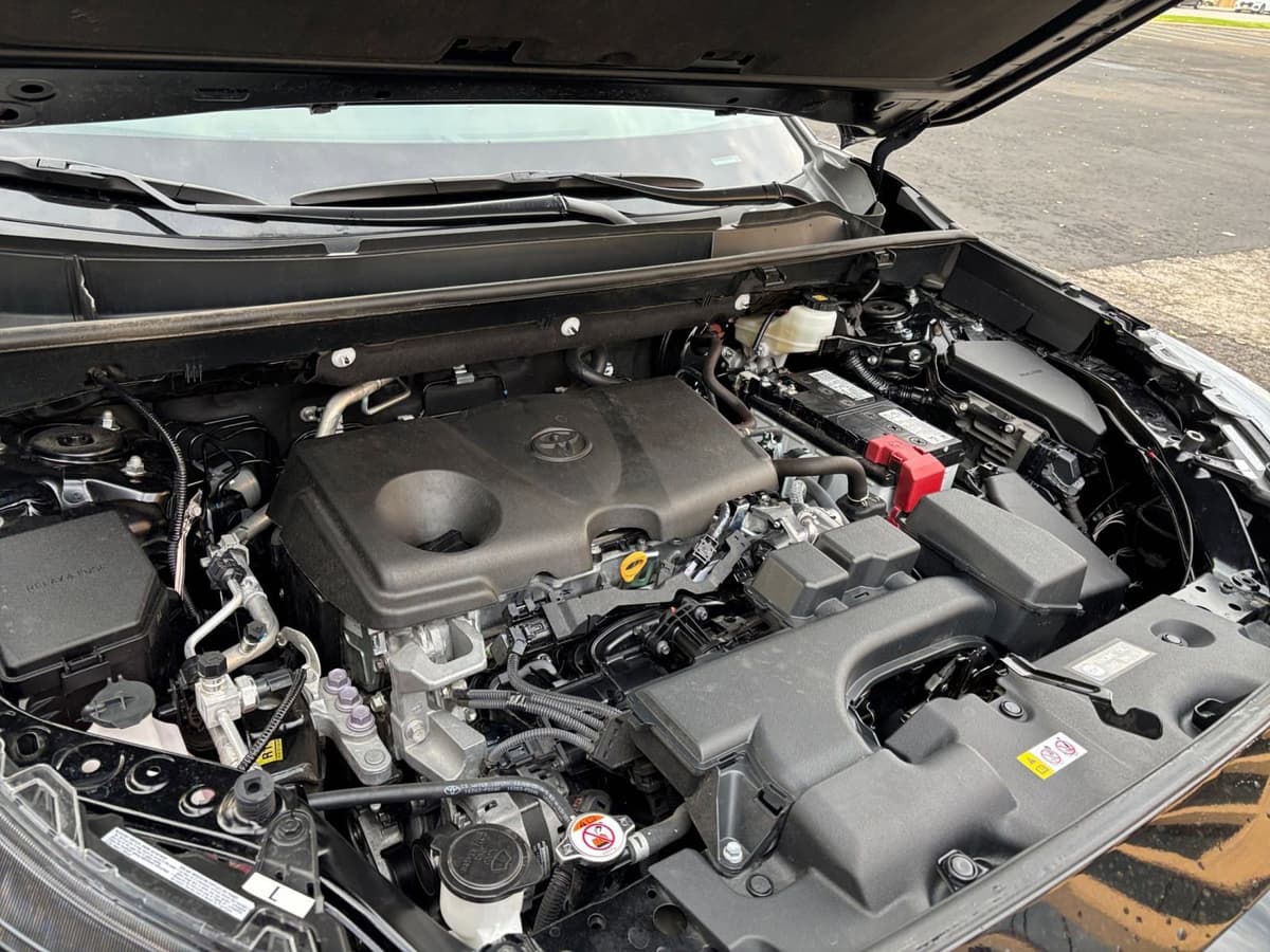 2025 Toyota RAV4 - Image 27
