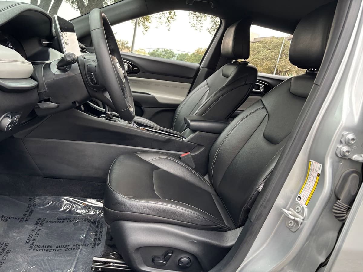 2025 Jeep Compass - Image 22