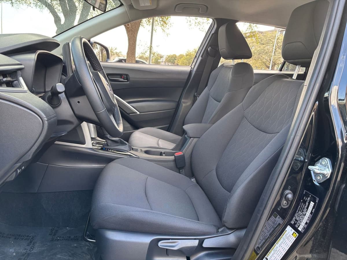 2025 Toyota Corolla Cross - Image 22