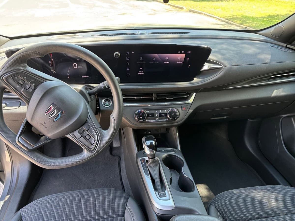 2025 Buick Envista - Image 30