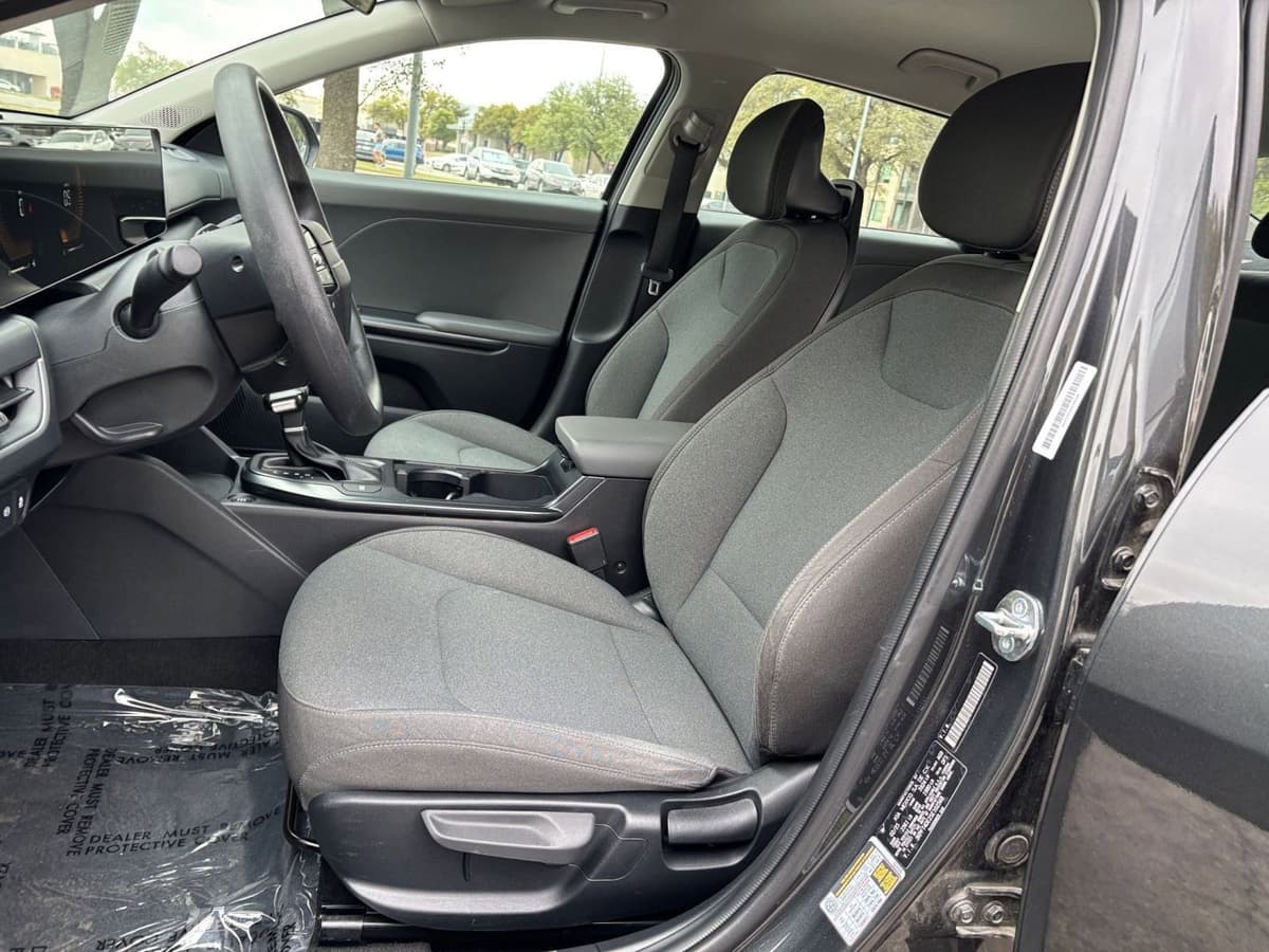 2025 Kia K4 - Image 22