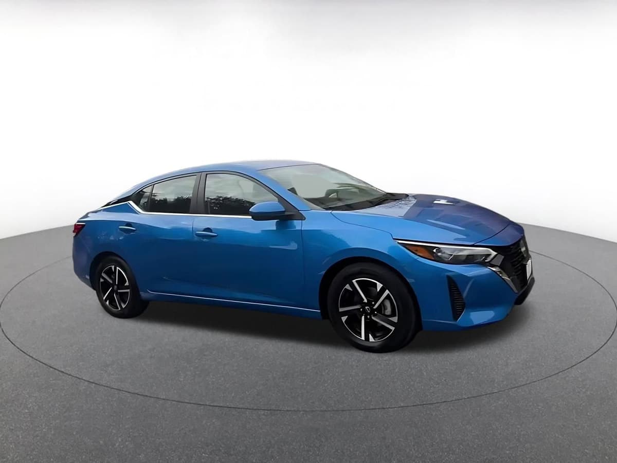 2025 Nissan Sentra - Image 2