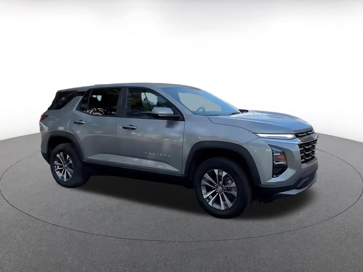 2025 Chevrolet Equinox - Image 2