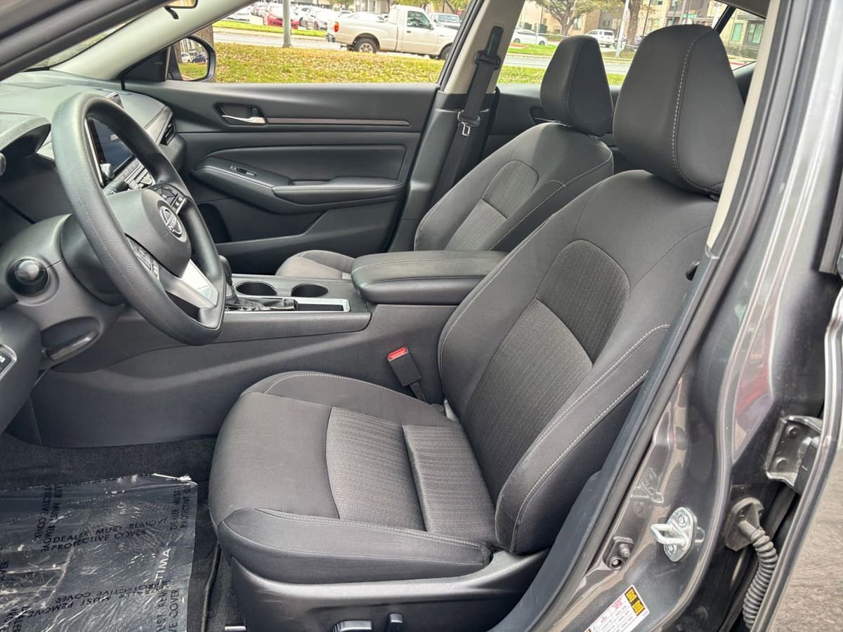 2025 Nissan Altima - Image 31