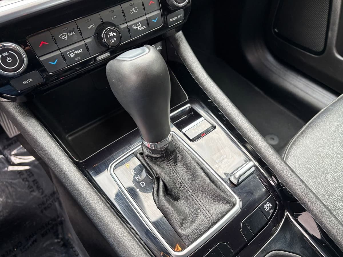 2025 Jeep Compass - Image 35