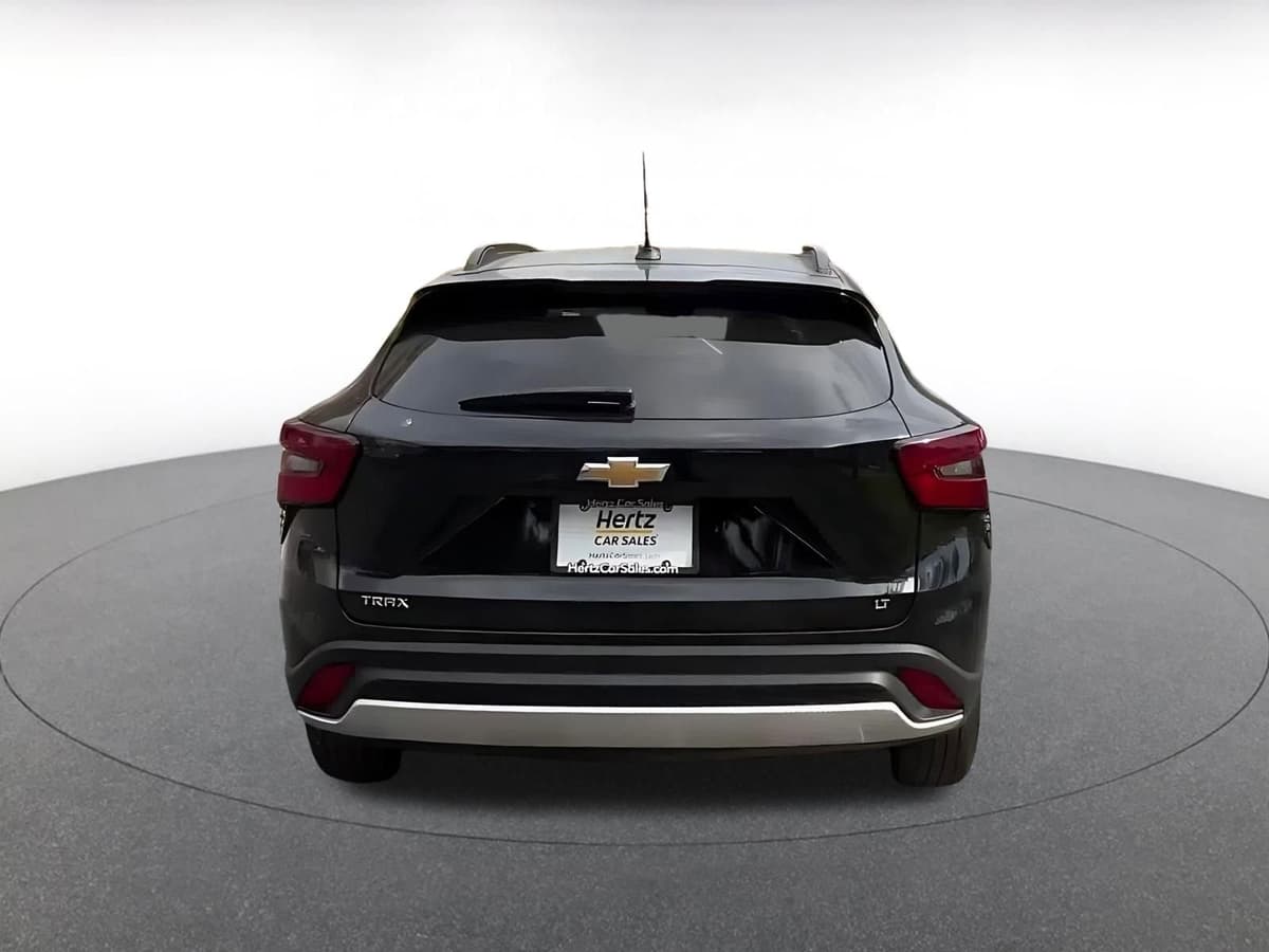 2025 Chevrolet Trax - Image 12