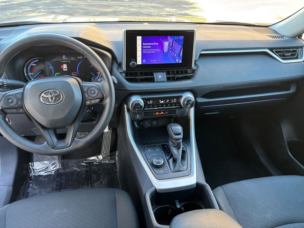 2025 Toyota RAV4 Hybrid - Image 28