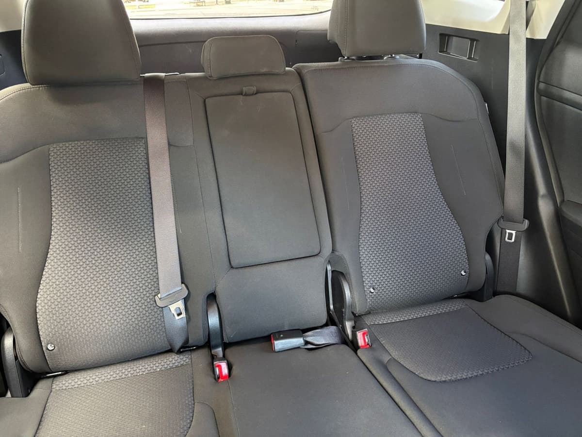 2025 Kia Sportage - Image 32