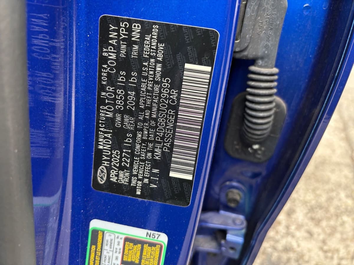 2025 Hyundai Elantra - Image 23