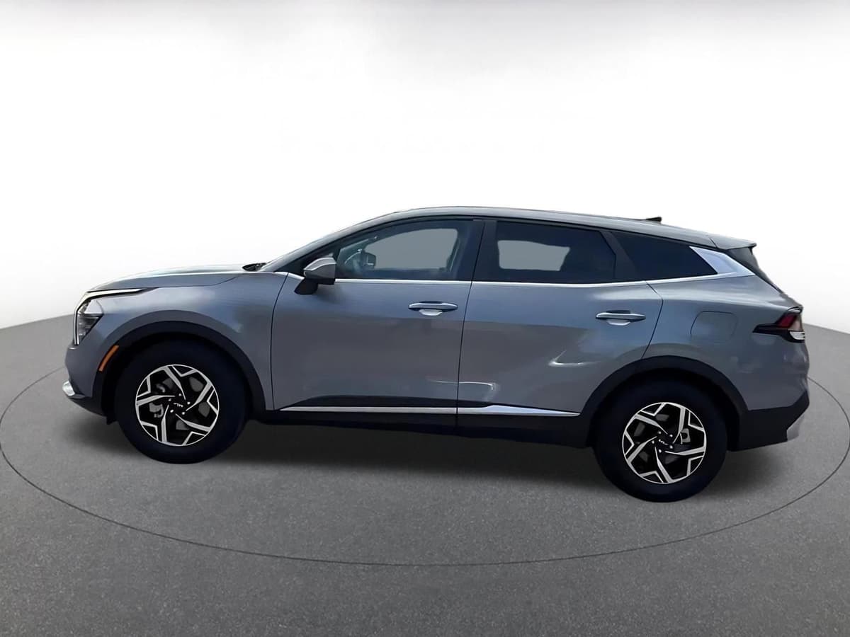 2025 Kia Sportage - Image 10
