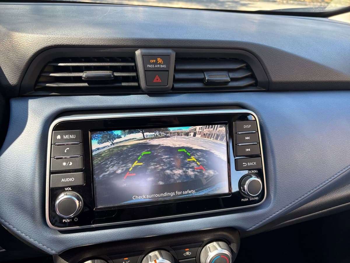 2025 Nissan Versa - Image 20