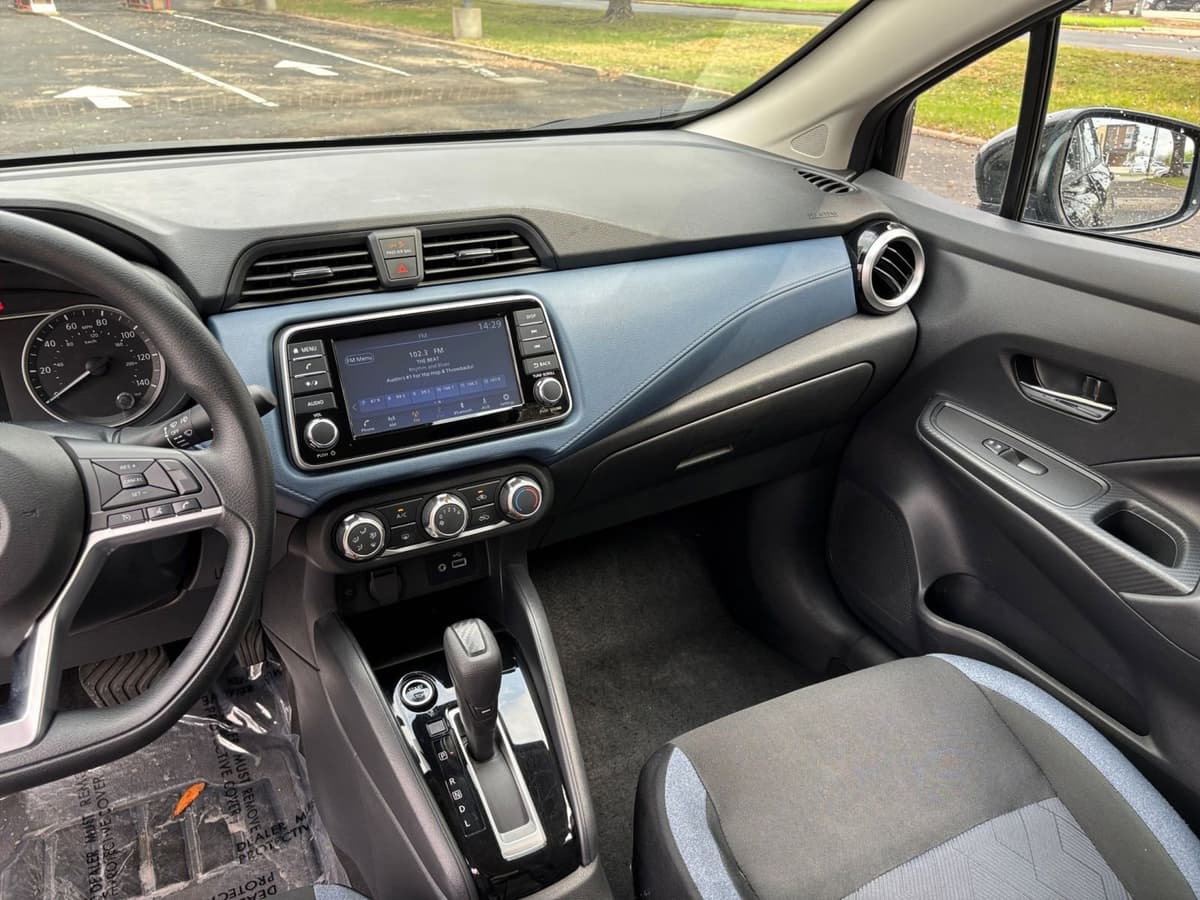 2025 Nissan Versa - Image 30