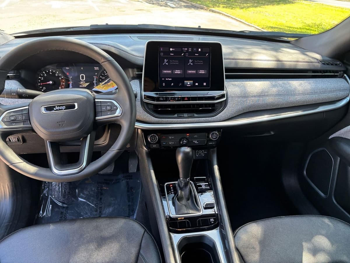 2025 Jeep Compass - Image 28