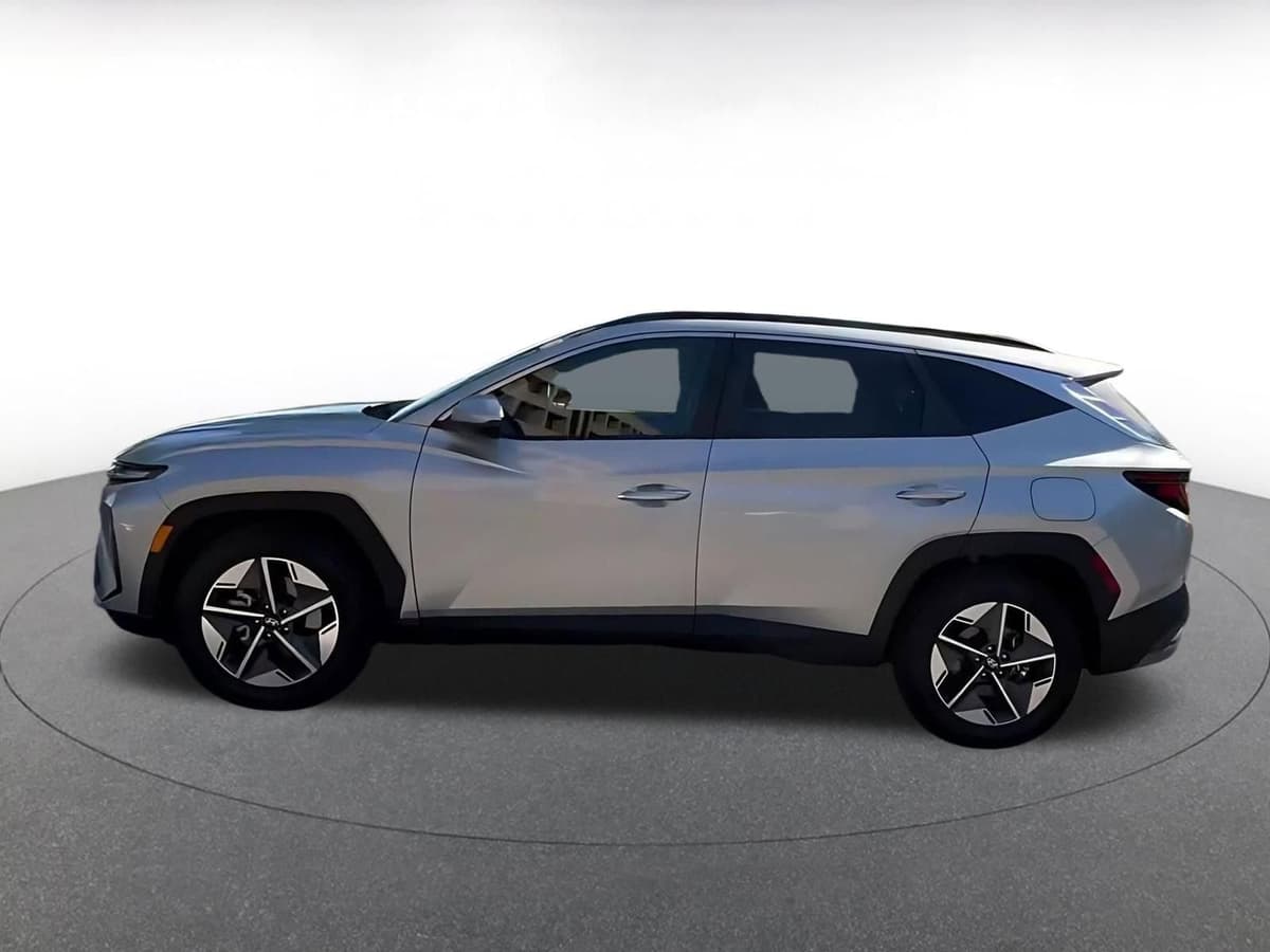 2025 Hyundai Tucson - Image 8