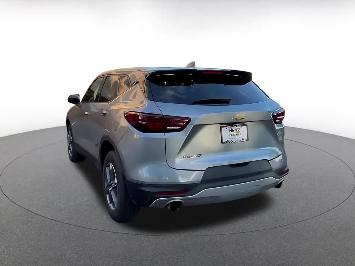 2025 Chevrolet Blazer - Image 11