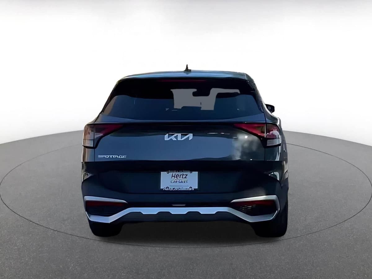 2025 Kia Sportage - Image 13