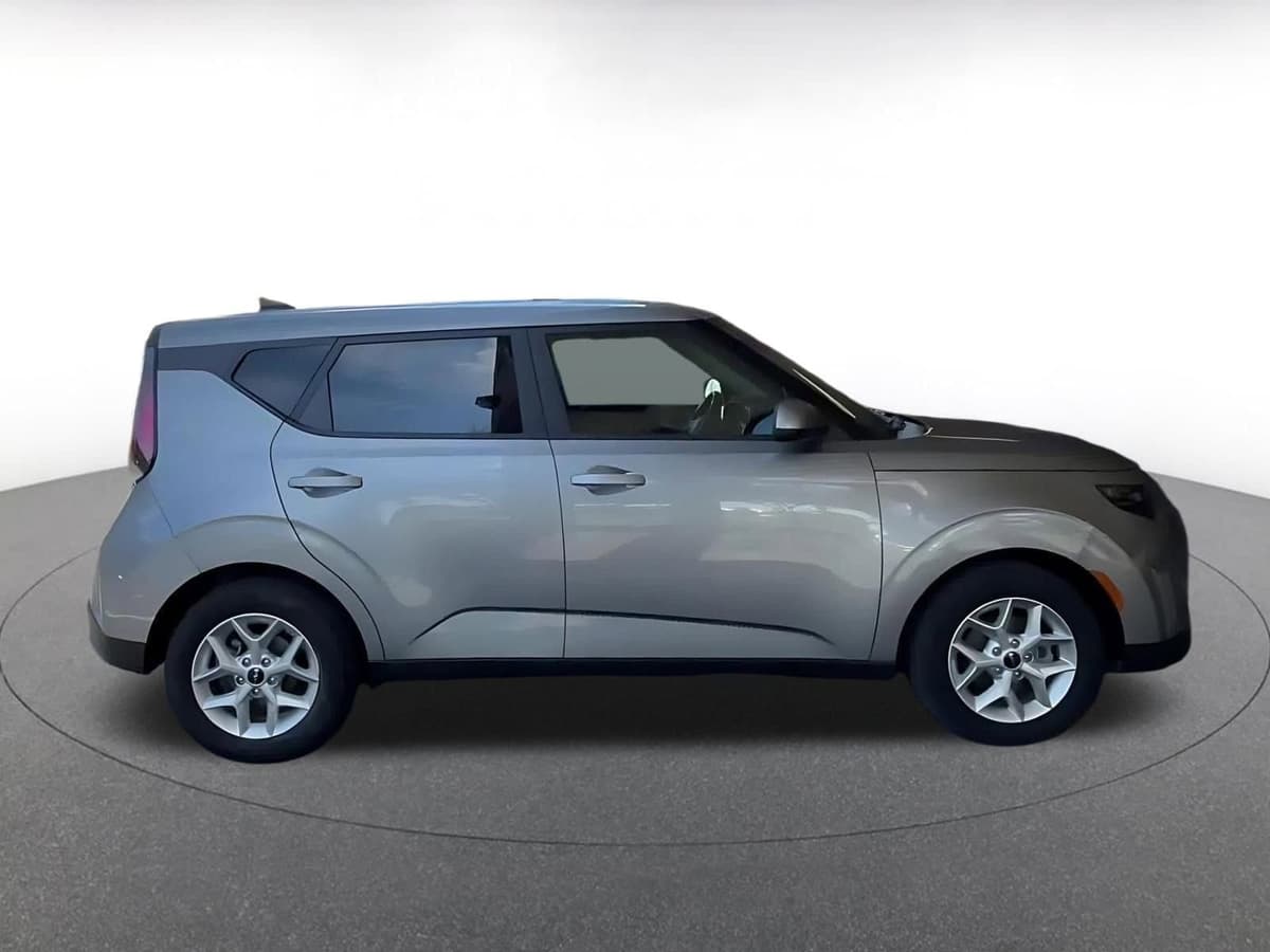 2025 Kia Soul - Image 15