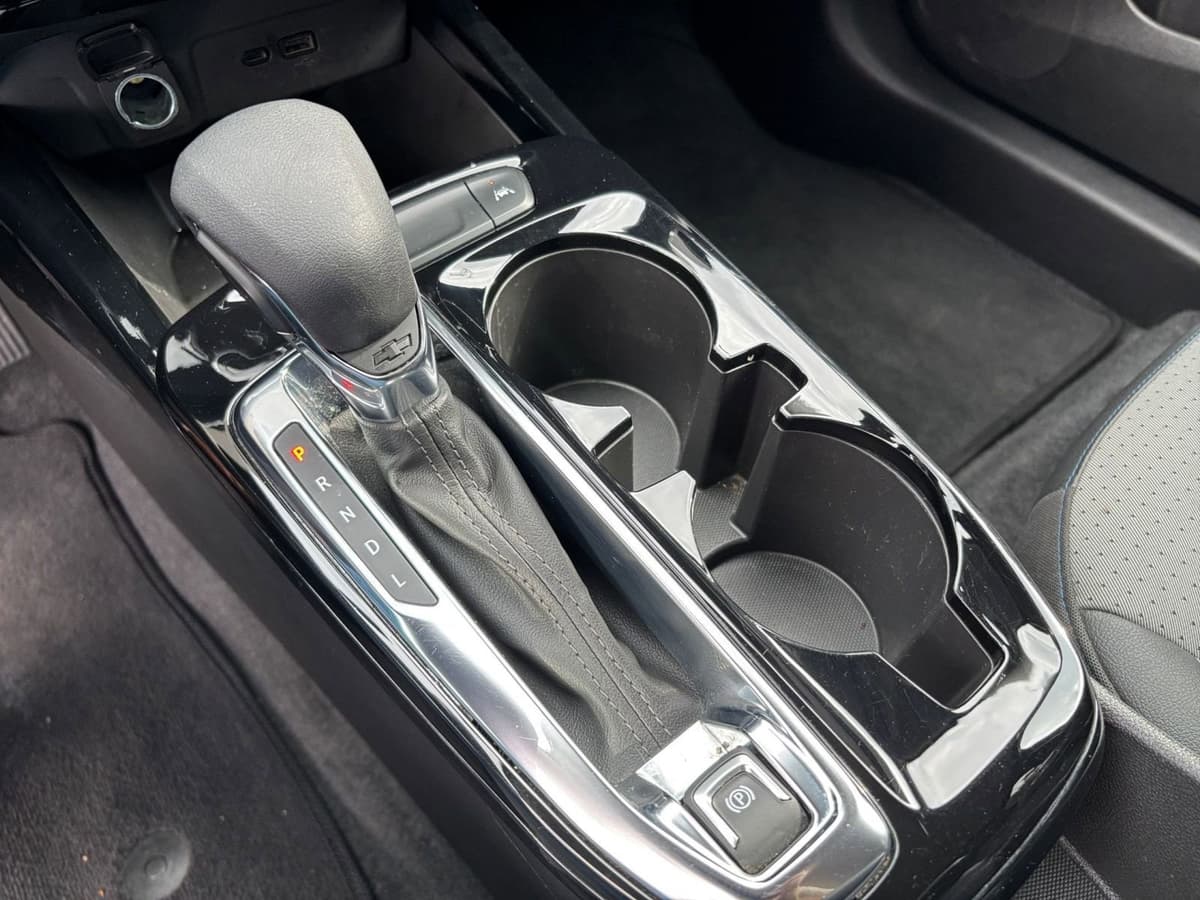 2025 Chevrolet Trax - Image 35