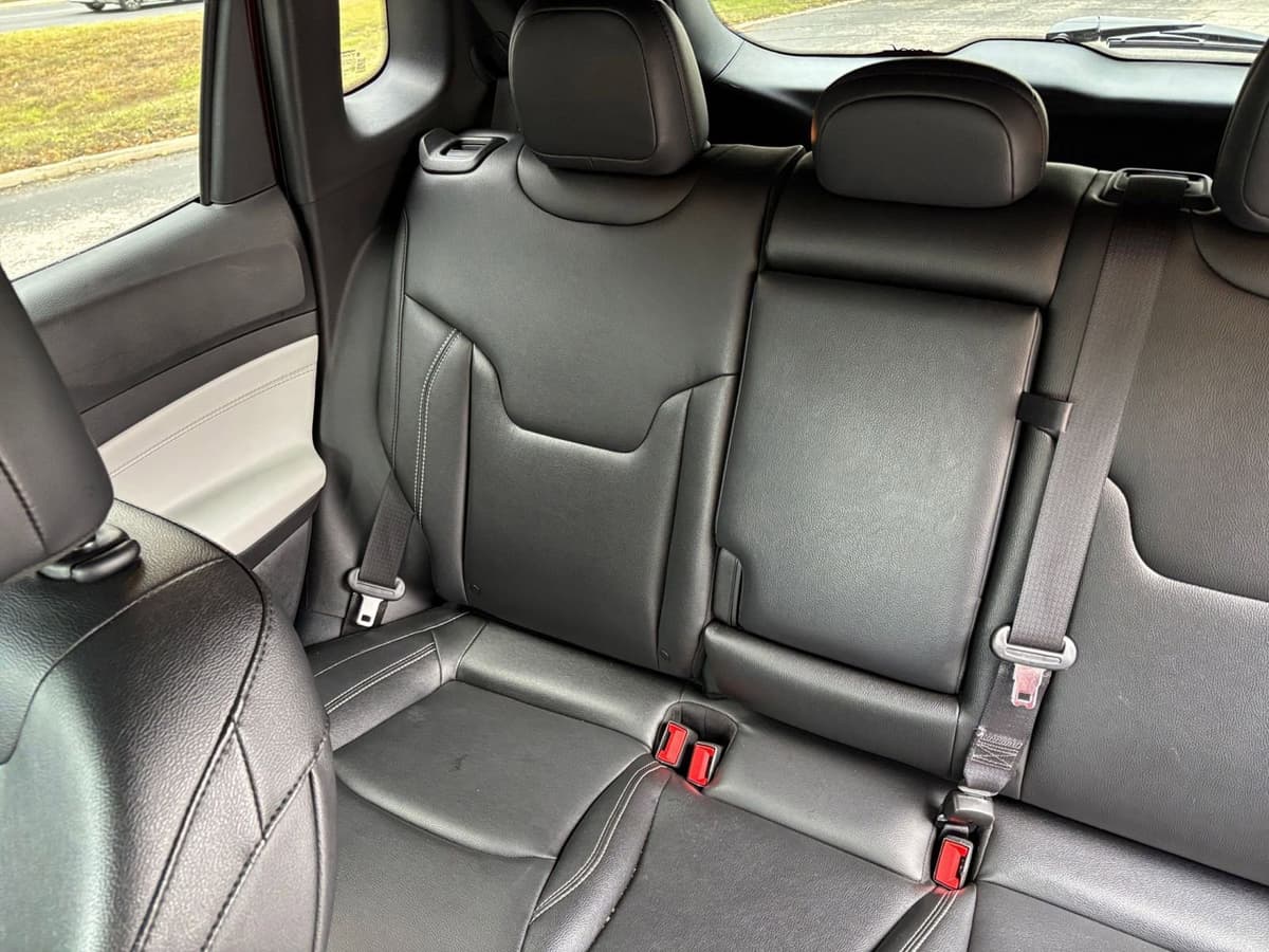 2025 Jeep Compass - Image 33